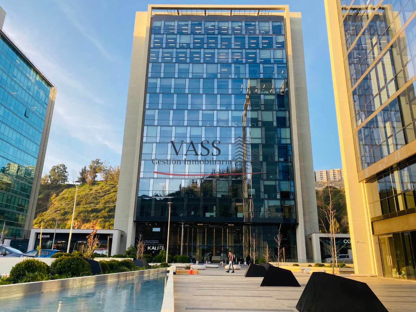 VASS Gestión Inmobiliaria arrienda oficina en barrio empresarial de Viña del Mar