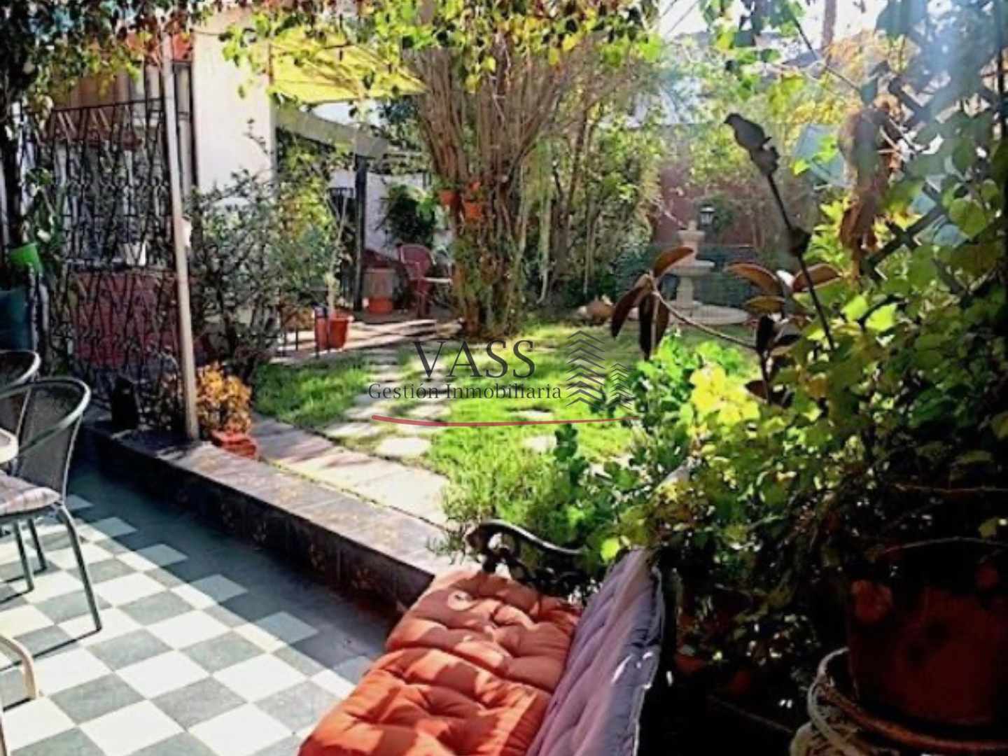 VASS Gestión Inmobiliaria vende casa 4D 4B en pleno Providencia, Santiago