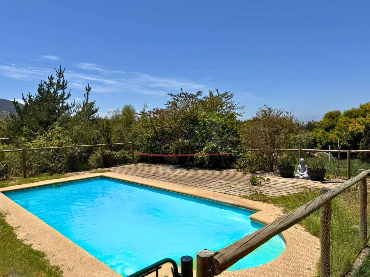 VASS Gestión Inmobiliaria vende parcela con casa de 4D 3B 6E en sector Altos del Mauco, Concón