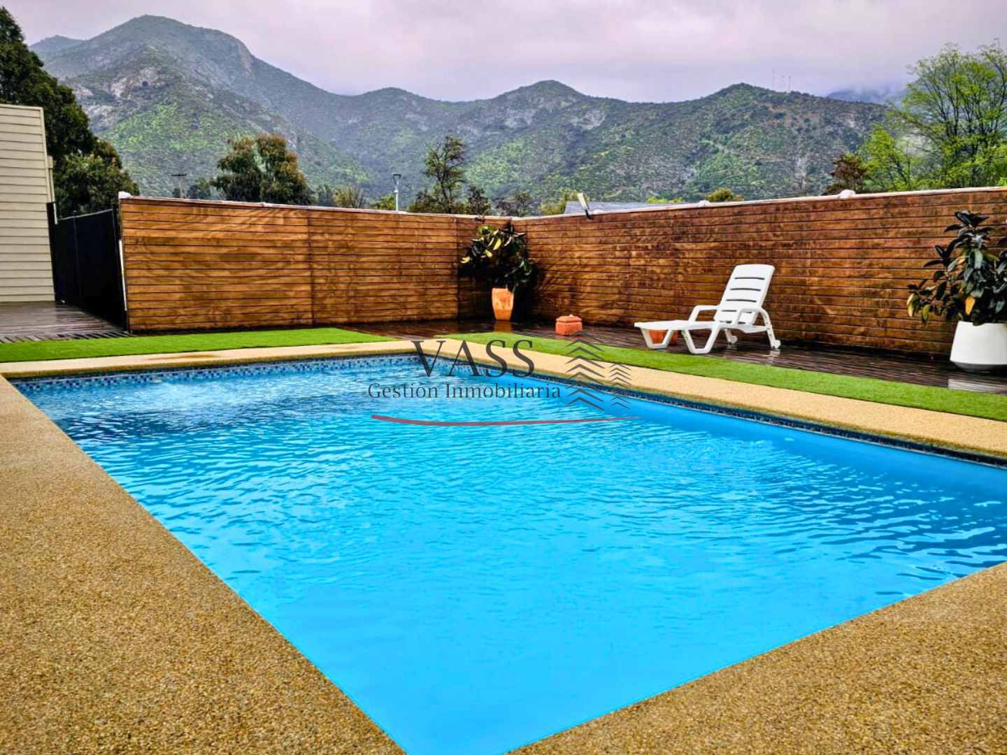 VASS Gestión Inmobiliaria vende parcela con casa de 3D 3B en Ocoa, Hijuelas