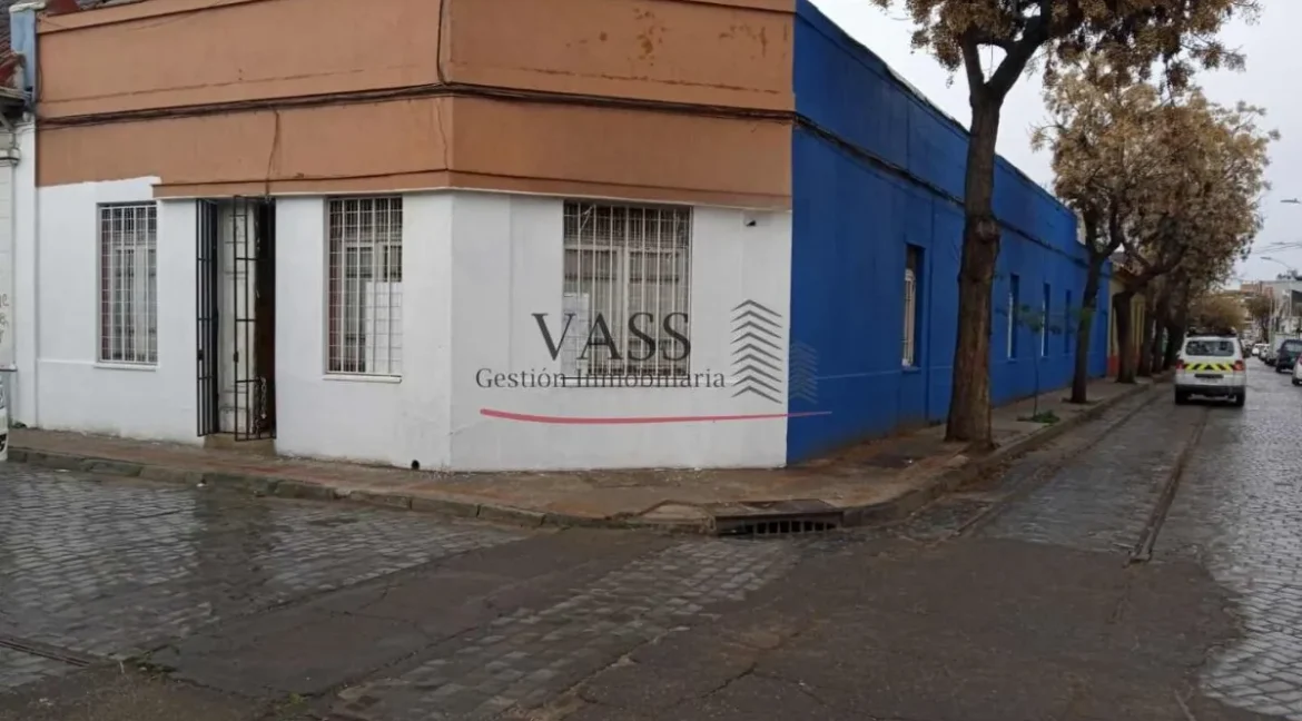 D_NQ_NP_2X_669060-MLC72489825270_102023-F-vass-vende-local-comercial-en-pleno-centro-huerfanos-stgo