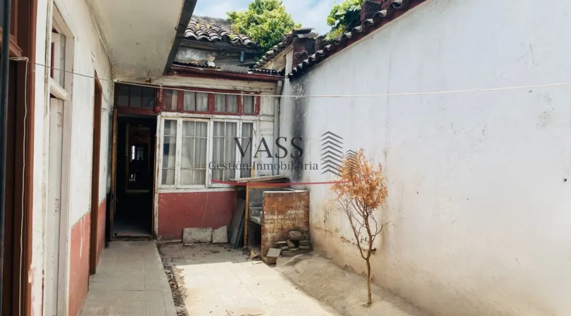 D_NQ_NP_2X_781735-MLC72489411818_102023-F-vass-vende-local-comercial-en-pleno-centro-huerfanos-stgo